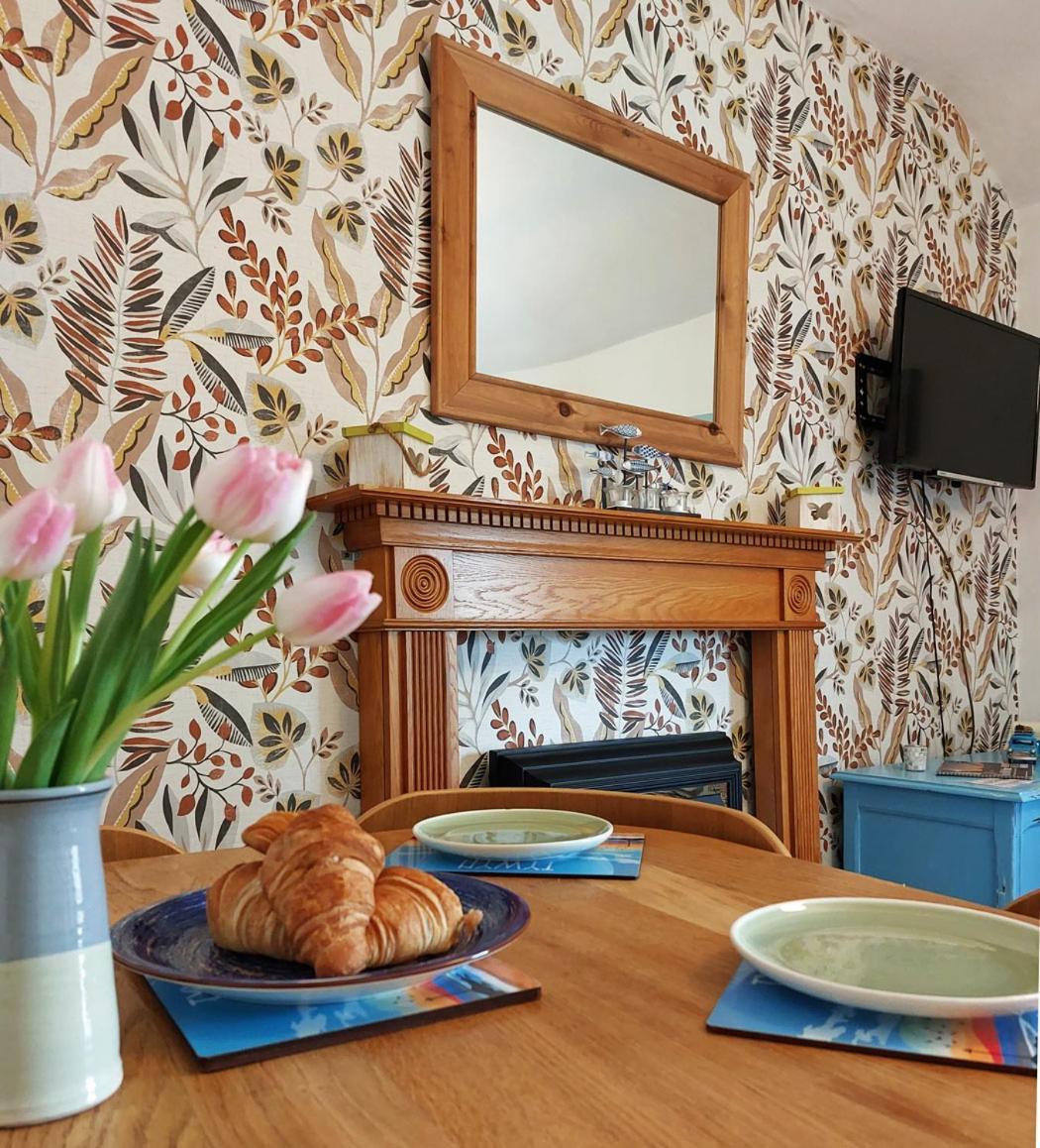 Salt Marsh Apartment Tywyn Eksteriør bilde