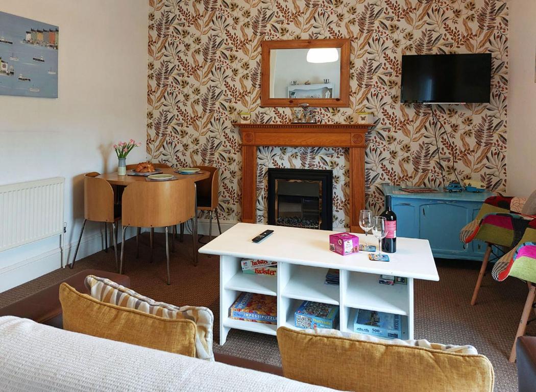 Salt Marsh Apartment Tywyn Eksteriør bilde